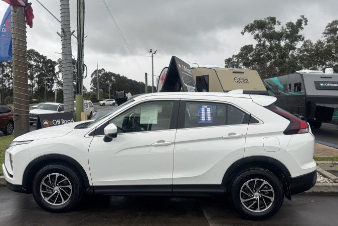 2024 MITSUBISHI ECLIPSE CROSS ES (2WD)