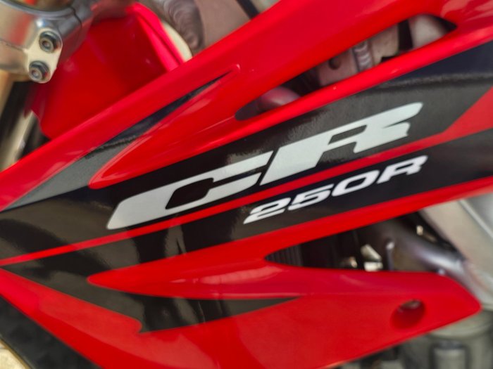 2006 Honda CR250R Red