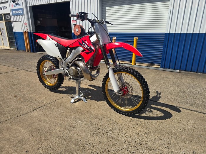 2006 Honda CR250R Red