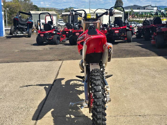 2006 Honda CR250R Red