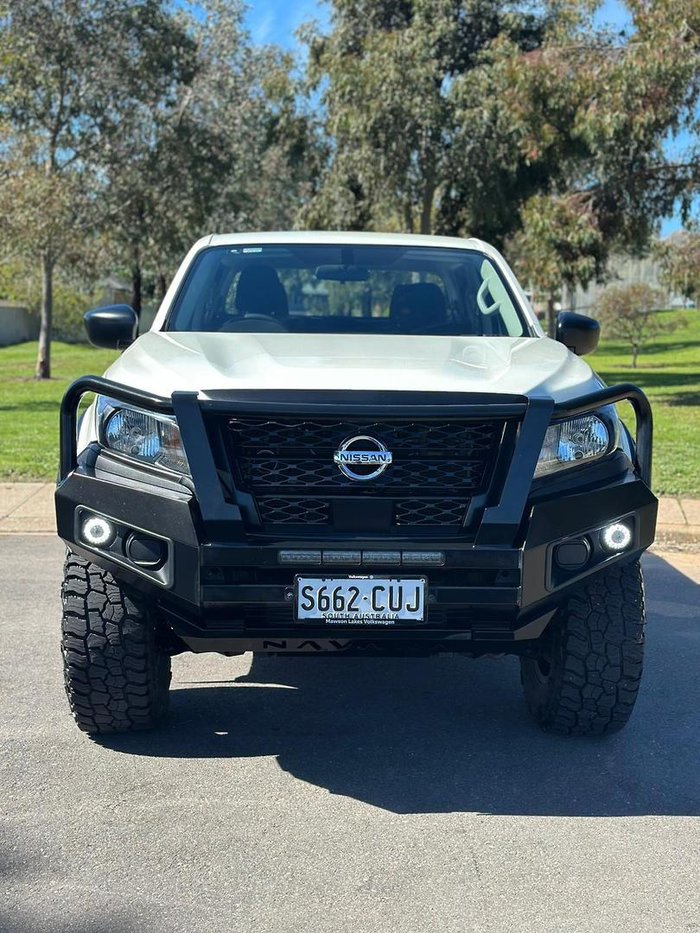 2022 Nissan Navara SL