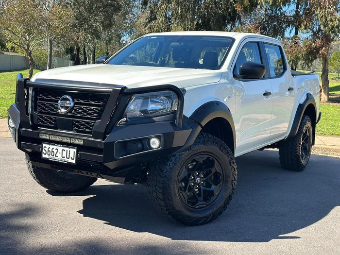 2022 Nissan Navara SL