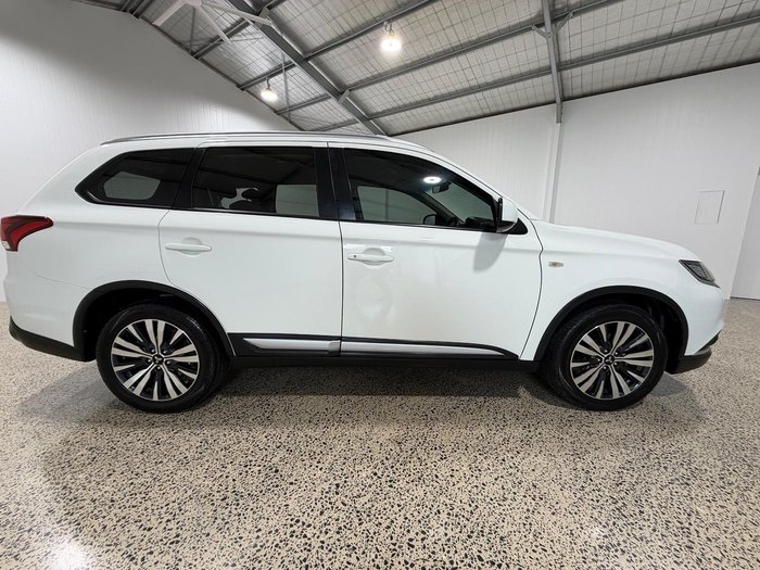 2018 Mitsubishi Outlander ES