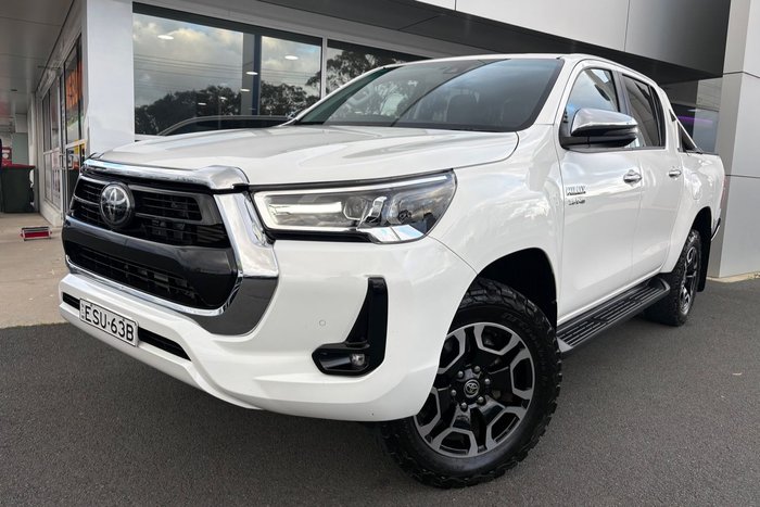2022 Toyota Hilux SR5