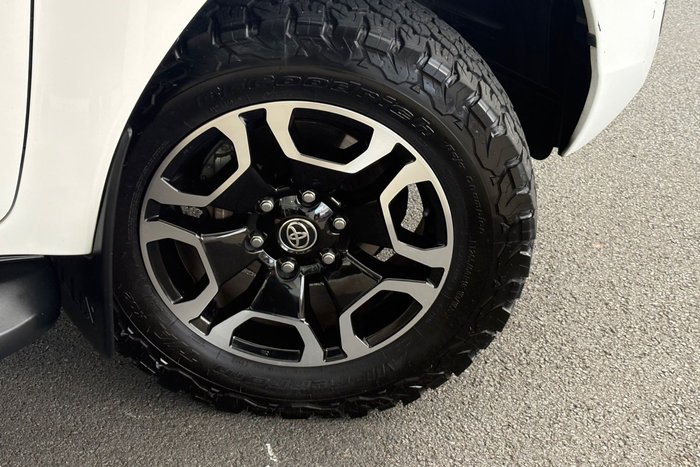 2022 Toyota Hilux SR5