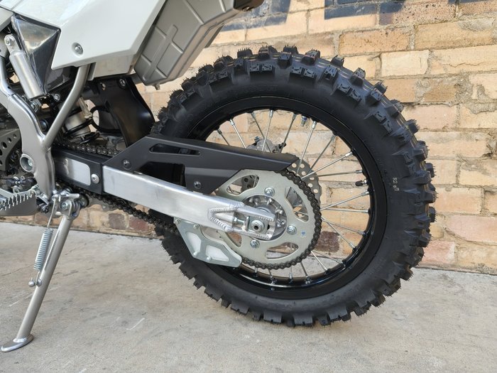 2027 KAWASAKI KLX140RL MINI BIKE WHITE