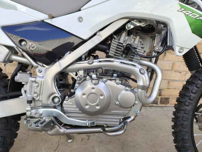 2027 KAWASAKI KLX140RL MINI BIKE WHITE
