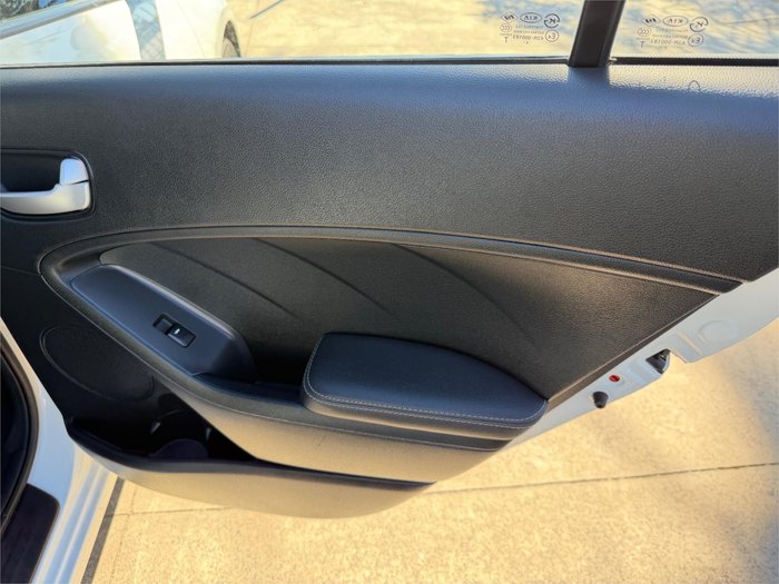 2017 KIA CERATO S
