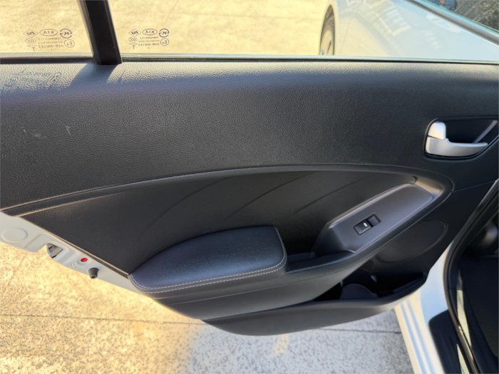 2017 KIA CERATO S
