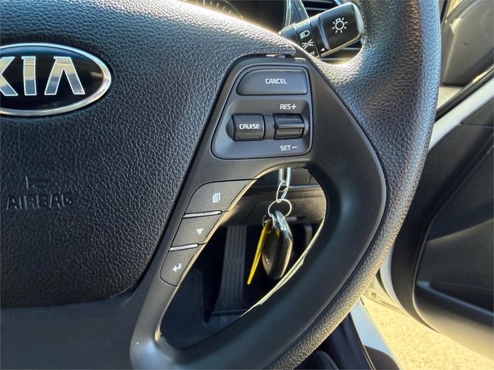 2017 KIA CERATO S