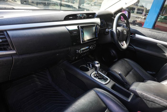 2017 Toyota Hilux SR5