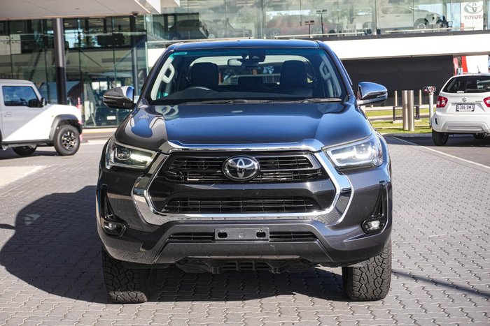 2022 Toyota Hilux SR5