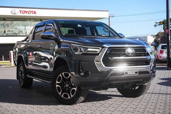 2022 Toyota Hilux SR5
