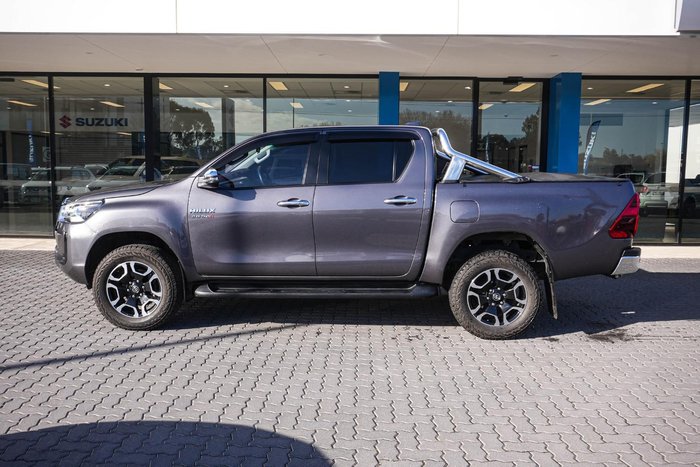 2022 Toyota Hilux SR5
