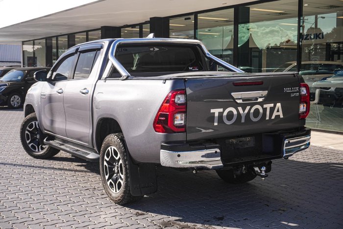 2022 Toyota Hilux SR5