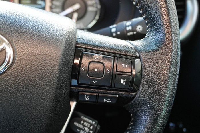 2022 Toyota Hilux SR5