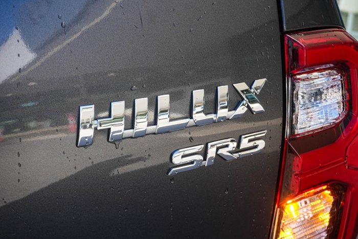 2022 Toyota Hilux SR5