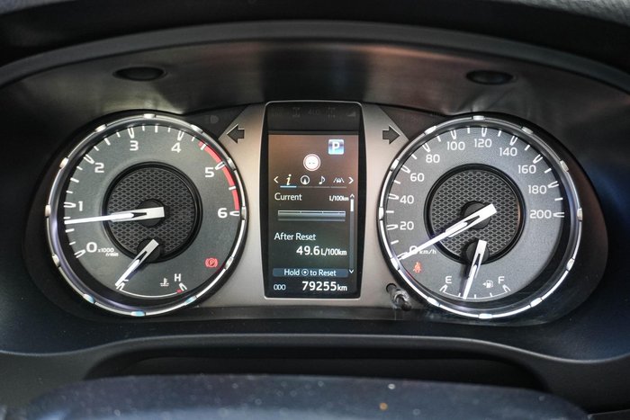 2022 Toyota Hilux SR5