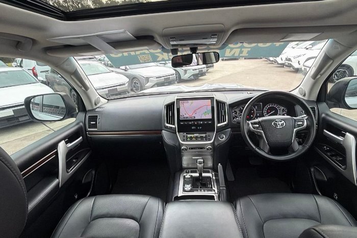 2017 Toyota Landcruiser VX