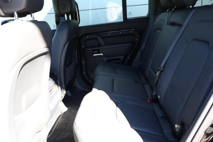 2025 Land Rover Defender 110 D350 X-Dynamic HSE