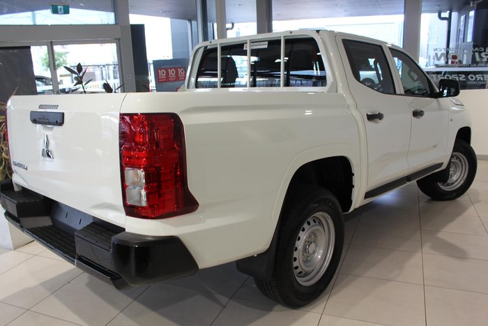 2026 Mitsubishi Triton GLX
