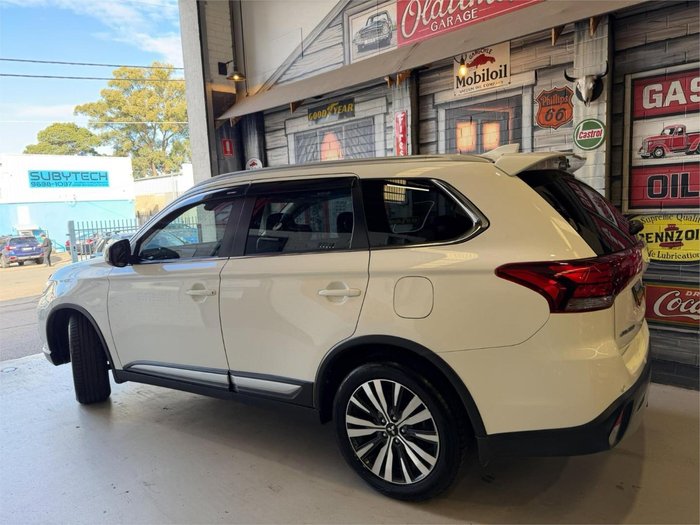 2020 Mitsubishi Outlander LS