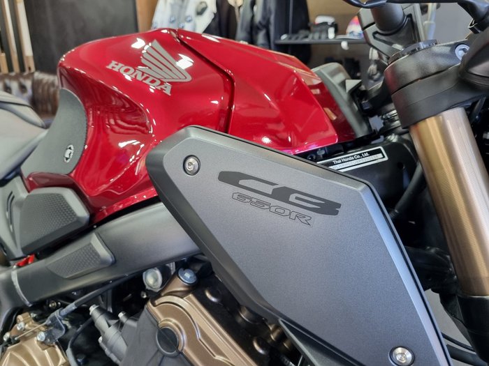 2023 Honda CB650R Red