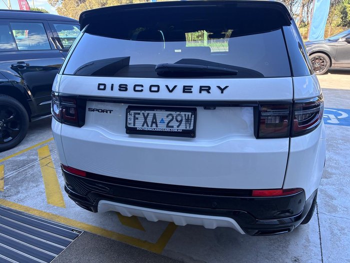 2024 Land Rover Discovery Sport P300e Dynamic SE