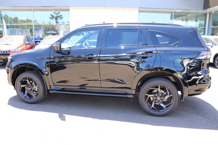2026 Isuzu MU-X X-TERRAIN