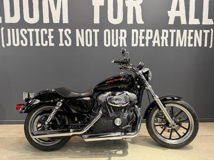 Harley-Davidson SuperLow 883 (XL883L) Sportster