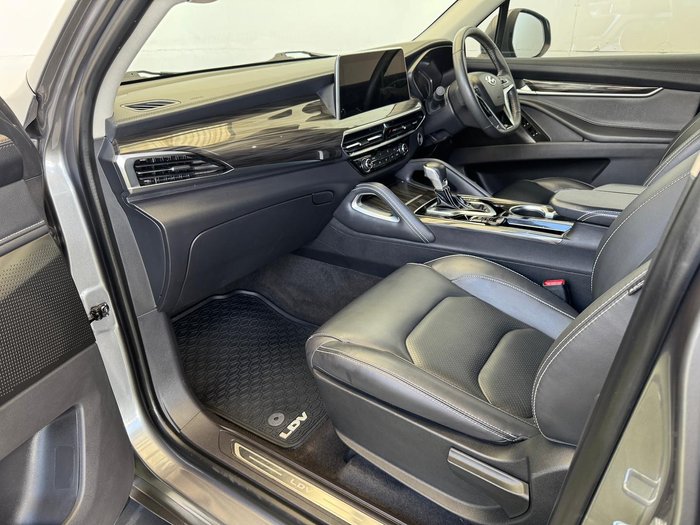 2022 LDV D90 Executive