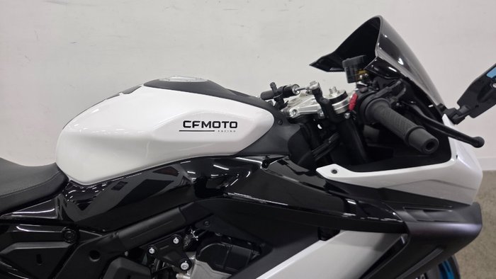 2025 CFMOTO 2025 CF Moto 650CC 675SR-R ABS White/Blue