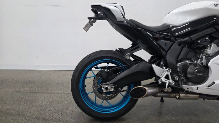 2025 CFMOTO 2025 CF Moto 650CC 675SR-R ABS White/Blue