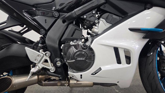 2025 CFMOTO 2025 CF Moto 650CC 675SR-R ABS White/Blue