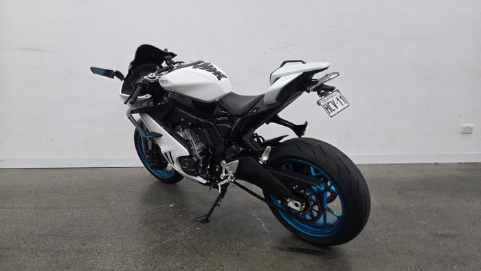 2025 CFMOTO 2025 CF Moto 650CC 675SR-R ABS White/Blue