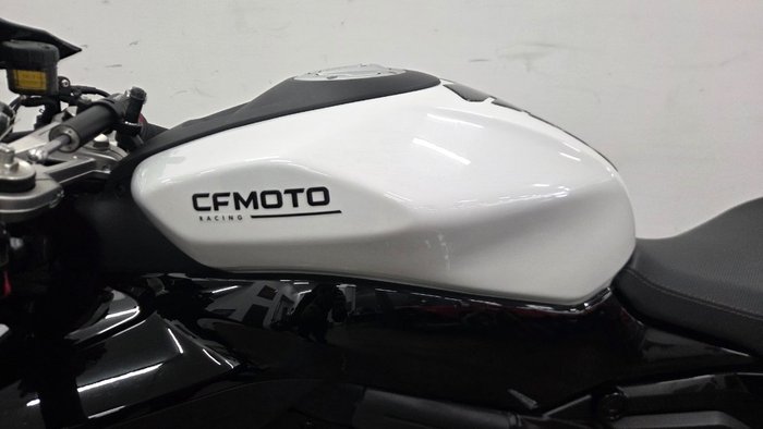 2025 CFMOTO 2025 CF Moto 650CC 675SR-R ABS White/Blue