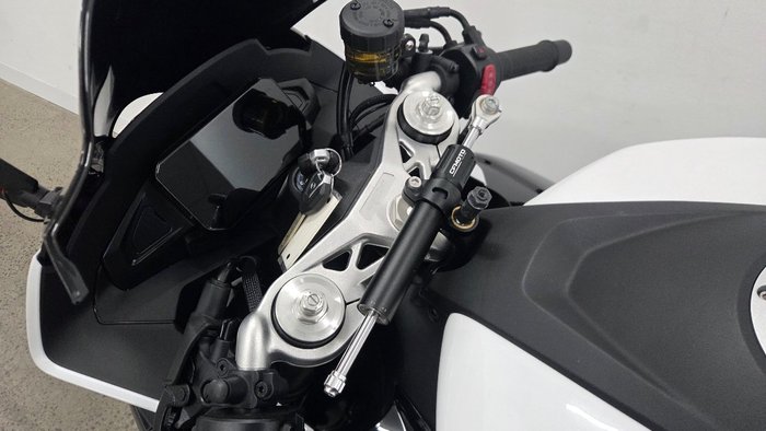 2025 CFMOTO 2025 CF Moto 650CC 675SR-R ABS White/Blue