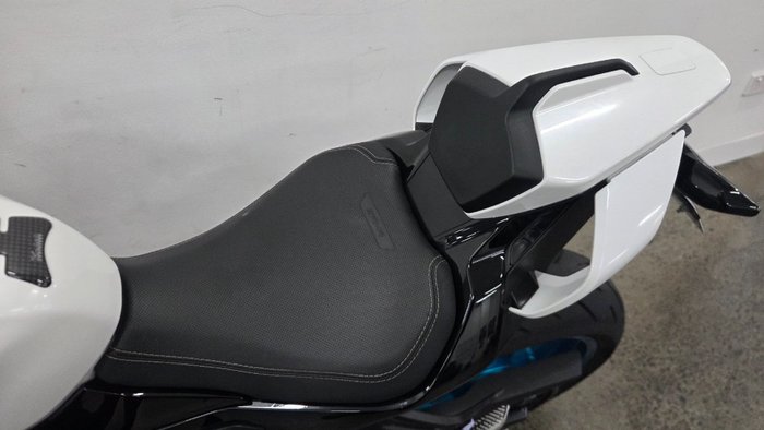2025 CFMOTO 2025 CF Moto 650CC 675SR-R ABS White/Blue
