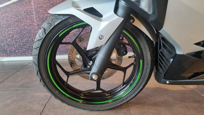 2025 Kawasaki Ninja e-1 e-1 Silver
