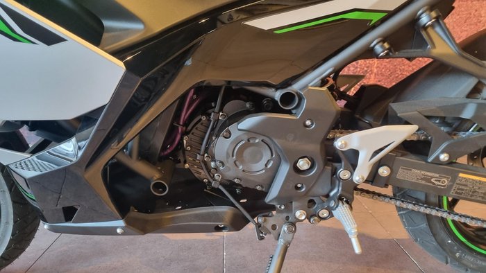 2025 Kawasaki Ninja e-1 e-1 Silver