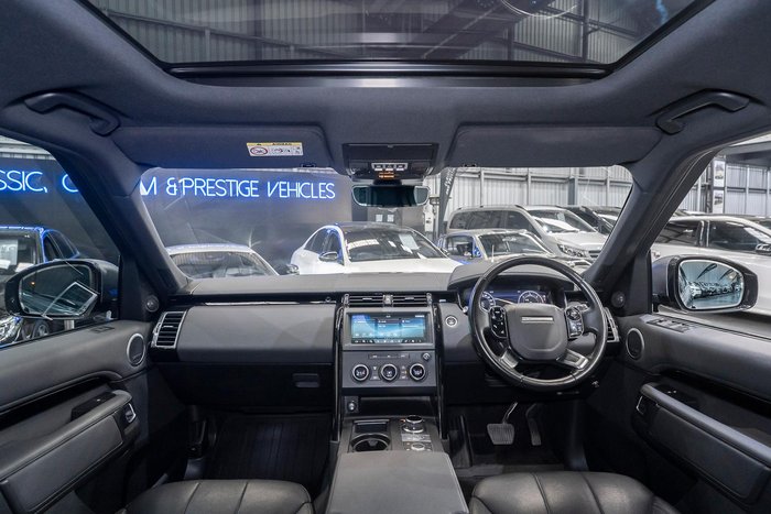 2020 Land Rover Discovery SD6 SE
