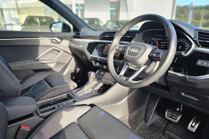 2022 Audi Q3 40 TFSI S line