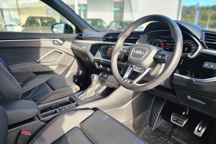 2022 Audi Q3 40 TFSI S line