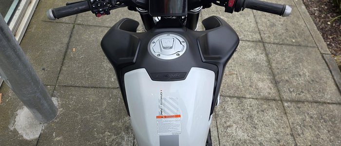 2023 CFMOTO 800NK Advance NK White