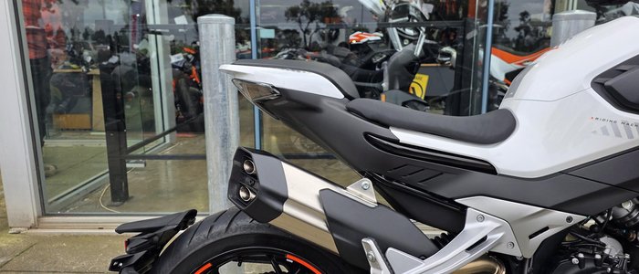 2023 CFMOTO 800NK Advance NK White