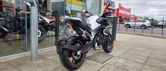 2023 CFMOTO 800NK Advance NK White