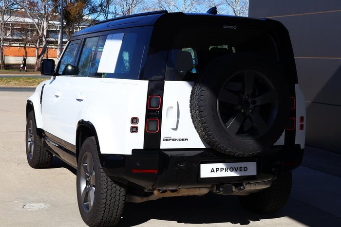 2025 Land Rover Defender 110 D350 X-Dynamic SE