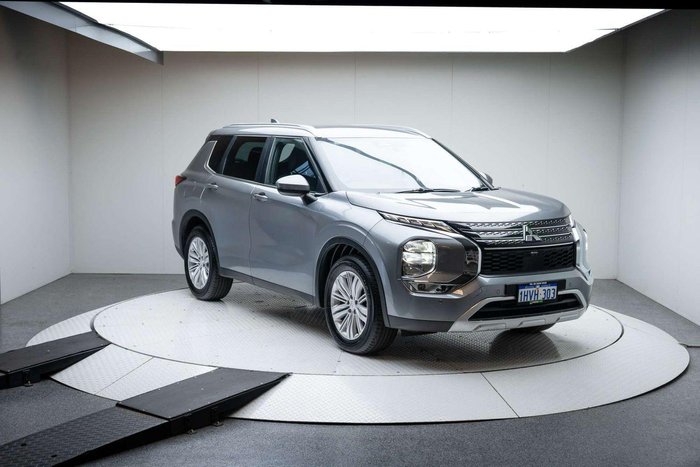 2023 Mitsubishi Outlander LS