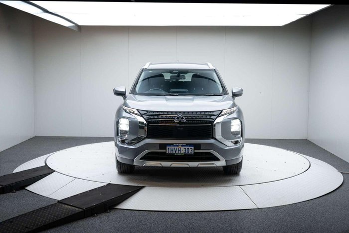 2023 Mitsubishi Outlander LS