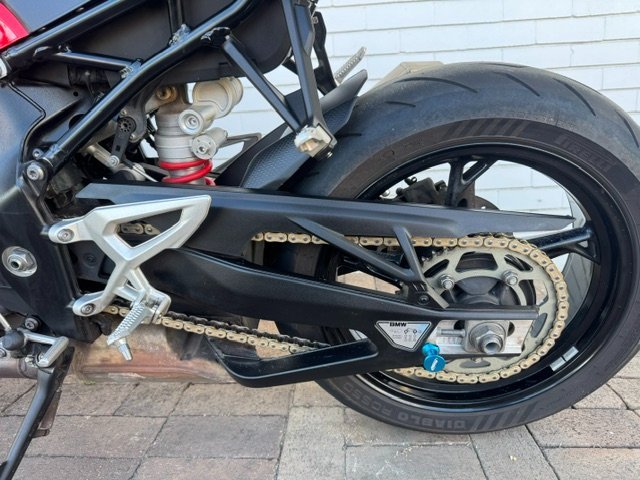 2021 BMW Motorrad S 1000 R RED